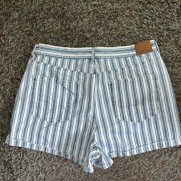 EXCELLENT CONDITION WOMEN’S SIZE 12 AMERICAN EAGLE STRIPED MOM SHORT - Picture 6 of 7
